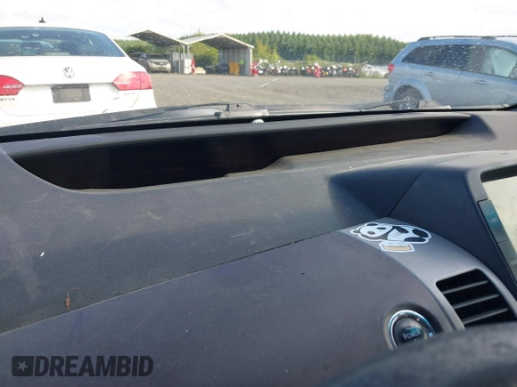 2005 Toyota Prius z VIN JTDKB20U450126080, wystawiony jako IAAI lot #42215698 z przebiegiem Nie podano mil oraz . Historia ofert i sprzedaży dostępna na DreamBid. Obrazek 7.