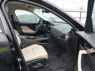 2019 Jaguar F-Pace 25t Premium z VIN SADCJ2FX5KA616255, wystawiony jako IAAI lot #41414227 z przebiegiem 65 068 mil mil oraz . Historia ofert i sprzedaży dostępna na DreamBid. Obrazek 5.