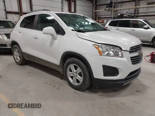 2016 Chevrolet Trax LT z VIN 3GNCJLSB8GL274769, wystawiony jako IAAI lot #41971009 z przebiegiem 128 631 mil mil oraz . Historia ofert i sprzedaży dostępna na DreamBid. Obrazek 1.