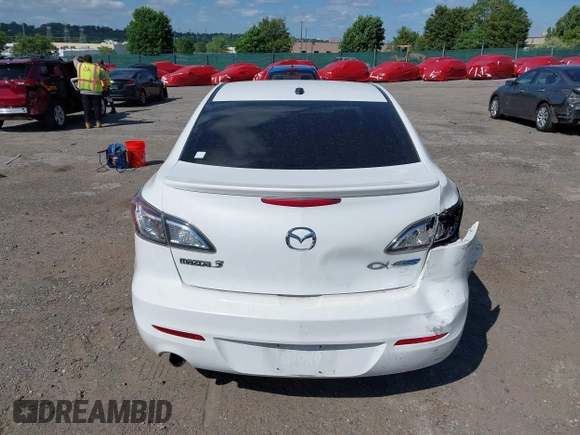 2013 Mazda 3 i Grand Touring z VIN JM1BL1WP1D1726847, wystawiony jako IAAI lot #42302876 z przebiegiem 158 837 mil mil oraz . Historia ofert i sprzedaży dostępna na DreamBid. Obrazek 17.