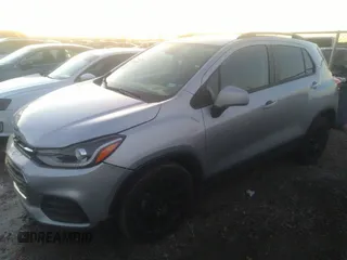 2022 Chevrolet Trax LT with VIN KL7CJLSMXNB517990, listed as a IAAI auction lot 36131444 with 20,228 mi miles. Bid and sale history available at carsss.com. Image 2.