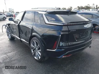 2024 Cadillac LYRIQ Luxury z VIN 1GYKPSRL6RZ120031, wystawiony jako IAAI lot #41579356 z przebiegiem 20 921 mil mil oraz . Historia ofert i sprzedaży dostępna na DreamBid. Obrazek 3.