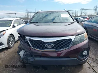2011 Kia Sorento EX with VIN 5XYKUDA2XBG131874, listed as a IAAI auction lot 41901492 with 170,179 mi miles. Bid and sale history available at carsss.com. Image 12.