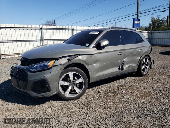 2023 Audi Q5 S line Premium Plus z VIN WA1EAAFY6P2136552, wystawiony jako Copart lot #49588345 z przebiegiem 48 874 mil mil oraz Szkoda całkowita • Salvage title. Historia ofert i sprzedaży dostępna na DreamBid. Obrazek 1.