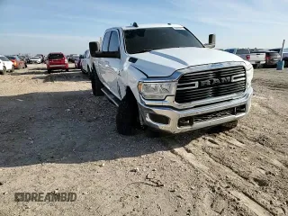 2021 Ram 2500 Big Horn z VIN 3C6UR5DL2MG555372, wystawiony jako Copart lot #50884805 z przebiegiem 91 633 mil mil oraz Szkoda całkowita • Salvage title. Historia ofert i sprzedaży dostępna na DreamBid. Obrazek 10.