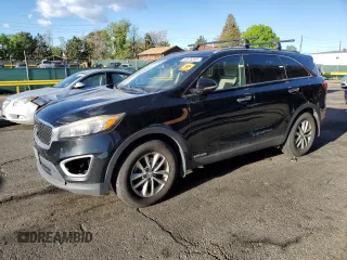 2016 Kia Sorento LX z VIN 5XYPGDA58GG028225, wystawiony jako Copart lot #56578395 z przebiegiem 158 307 mil mil oraz Szkoda całkowita • Salvage title. Historia ofert i sprzedaży dostępna na DreamBid. Obrazek 1.