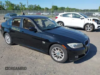 2010 BMW 3 Series 328i xDrive z VIN WBAPK7C52AA462612, wystawiony jako IAAI lot #42286862 z przebiegiem 132 841 mil mil oraz . Historia ofert i sprzedaży dostępna na DreamBid. Obrazek 1.