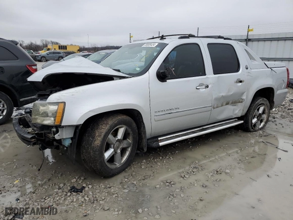 2013 Chevrolet Avalanche LTZ with VIN 3GNMCGE01DG259485, listed as a Copart auction lot 38668434 with 119,355 mi miles and Salvage Title. Bid and sale history available at carsss.com. Image 1.