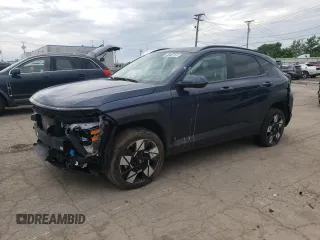 2024 Hyundai Kona SEL z VIN KM8HBCAB3RU094925, wystawiony jako Copart lot #61574695 z przebiegiem 28 863 mil mil oraz Nie do naprawy • Non repairable. Historia ofert i sprzedaży dostępna na DreamBid. Obrazek 1.