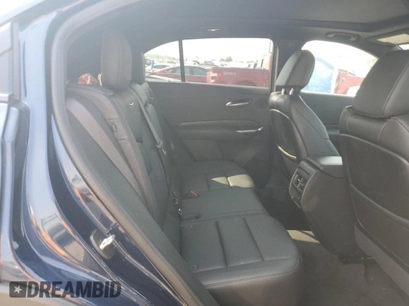 2020 Cadillac XT4 AWD Sport z VIN 1GYFZFR47LF140227, wystawiony jako Copart lot #63984125 z przebiegiem 36 080 mil mil oraz Czysty tytuł • Clean title. Historia ofert i sprzedaży dostępna na DreamBid. Obrazek 10.