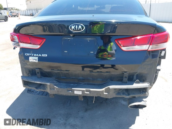 2017 Kia Optima LX z VIN 5XXGT4L39HG126838, wystawiony jako IAAI lot #42487934 z przebiegiem 108 905 mil mil oraz . Historia ofert i sprzedaży dostępna na DreamBid. Obrazek 18.
