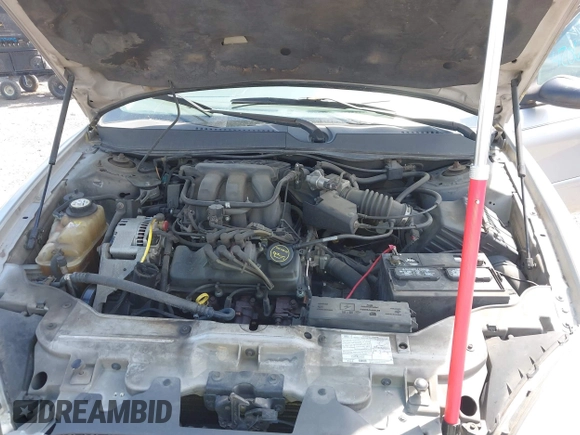 2006 Ford Taurus SE with VIN 1FAFP53U66A101635, listed as a IAAI auction lot 42067998 with 208,734 mi miles. Bid and sale history available at carsss.com. Image 10.