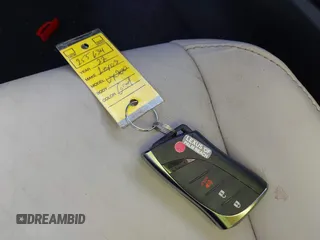 2022 Lexus UX 200 с VIN JTHX3JBH3N2051968, выставлен на аукционе IAAI как лот 41965962 с пробегом 12 722 миль миль и . История ставок и продаж доступна на DreamBid. Изображение 11.