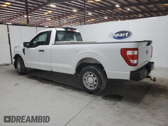 2022 Ford F-150 XL with VIN 1FTMF1CB8NKD57327, listed as a Copart auction lot 51118755 with 43,578 mi miles and Clean Title. Bid and sale history available at carsss.com. Image 2.
