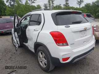 2020 Chevrolet Trax LT z VIN KL7CJLSB7LB075309, wystawiony jako IAAI lot #42200180 z przebiegiem 56 529 mil mil oraz . Historia ofert i sprzedaży dostępna na DreamBid. Obrazek 3.