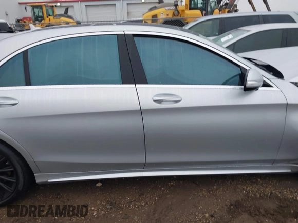 2015 Mercedes-Benz S-Class S 550 with VIN WDDUG8CB4FA132292, listed as a IAAI auction lot 41436153 with 83,505 mi miles. Bid and sale history available at carsss.com. Image 13.