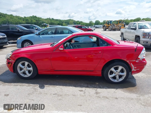 2001 Mercedes-Benz SLK 230/320 with VIN WDBKK65FX1F211044, listed as a IAAI auction lot 42210103 with 139,226 mi miles and . Bid and sale history available at DreamBid. Image 15.