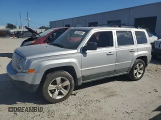 2011 Jeep Patriot Sport with VIN 1J4NF1GB6BD141811, listed as a Copart auction lot 77320484 with 123,966 mi miles and Salvage Title. Bid and sale history available at DreamBid. Image 1.