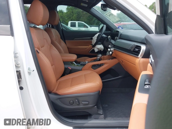 2024 Kia Telluride EX X-Line with VIN 5XYP3DGC4RG483058, listed as a IAAI auction lot 42070627 with 15,690 mi miles and . Bid and sale history available at DreamBid. Image 5.