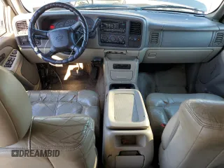2001 Chevrolet Suburban LT with VIN 3GNEC16T11G144696, listed as a Copart auction lot 72712924 with 0 mi miles and Salvage Title. Bid and sale history available at carsss.com. Image 8.