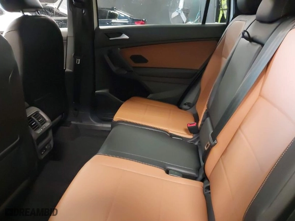 2019 Volkswagen Tiguan SE with VIN 3VV2B7AX8KM005679, listed as a IAAI auction lot 42024471 with 18,775 mi miles. Bid and sale history available at carsss.com. Image 8.