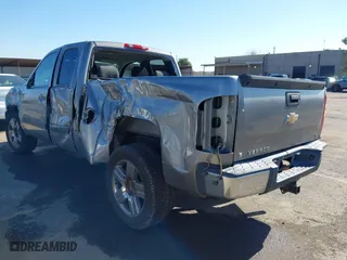2007 Chevrolet Silverado 1500 LT w/1LT with VIN 1GCEC19J27Z609904, listed as a IAAI auction lot 41425797 with 294,241 mi miles. Bid and sale history available at carsss.com. Image 3.