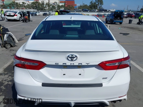 2020 Toyota Camry SE z VIN 4T1G11AK2LU970118, wystawiony jako IAAI lot #41950188 z przebiegiem 11 171 mil mil oraz . Historia ofert i sprzedaży dostępna na DreamBid. Obrazek 17.