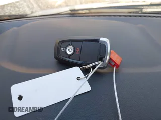 2020 Ford Escape SE z VIN 1FMCU0G6XLUA07056, wystawiony jako IAAI lot #41156940 z przebiegiem 103 707 mil mil oraz . Historia ofert i sprzedaży dostępna na DreamBid. Obrazek 11.