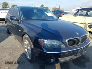 2006 BMW 7 Series 750Li with VIN WBAHN83546DT34282, listed as a IAAI auction lot 41500332 with 117,535 mi miles. Bid and sale history available at carsss.com. Image 1.