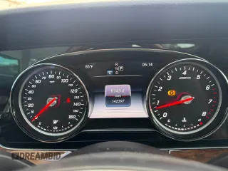 2017 Mercedes-Benz E 300 Luxury with VIN WDDZF4JB3HA096747, listed as a Copart auction lot 63851325 with 142,397 mi miles and Clean title. Bid and sale history available at DreamBid. Image 8.