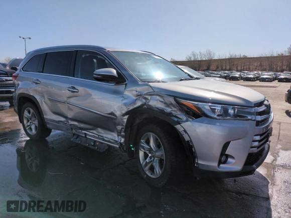 2017 Toyota Highlander Limited z VIN 5TDDZRFHXHS361852, wystawiony jako Copart lot #52359305 z przebiegiem 111 228 mil mil oraz Szkoda całkowita • Salvage title. Historia ofert i sprzedaży dostępna na DreamBid. Obrazek 4.