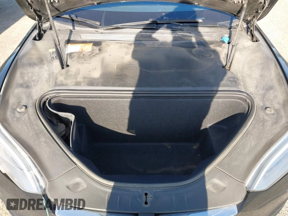2018 Tesla Model S 75D with VIN 5YJSA1E28JF273809, listed as a IAAI auction lot 42029434 with 85,972 mi miles and . Bid and sale history available at DreamBid. Image 10.