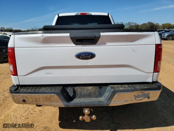 2015 Ford F-150 XLT w/HD Payload Pkg with VIN 1FTFW1EF0FFA40337, listed as a Copart auction lot 47104645 with 205,611 mi miles and Clean Title. Bid and sale history available at carsss.com. Image 6.
