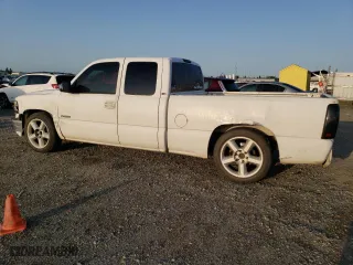 2001 Chevrolet Silverado 1500 LS with VIN 2GCEC19V111161934, listed as a Copart auction lot 50040535 with 243,694 mi miles and Salvage Title. Bid and sale history available at carsss.com. Image 2.