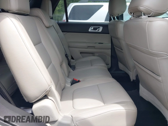 2011 Ford Explorer XLT with VIN 1FMHK8D89BGA79010, listed as a IAAI auction lot 42094330 with 381,624 mi miles and . Bid and sale history available at DreamBid. Image 8.
