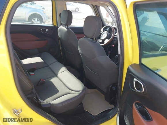 2014 FIAT 500L Trekking with VIN ZFBCFADH7EZ022679, listed as a IAAI auction lot 42053114 with 73,742 mi miles. Bid and sale history available at carsss.com. Image 8.