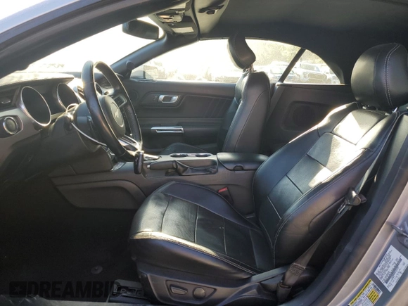 2020 Ford Mustang EcoBoost z VIN 1FATP8UH9L5125597, wystawiony jako Copart lot #52438895 z przebiegiem 104 549 mil mil oraz Szkoda całkowita • Salvage title. Historia ofert i sprzedaży dostępna na DreamBid. Obrazek 7.