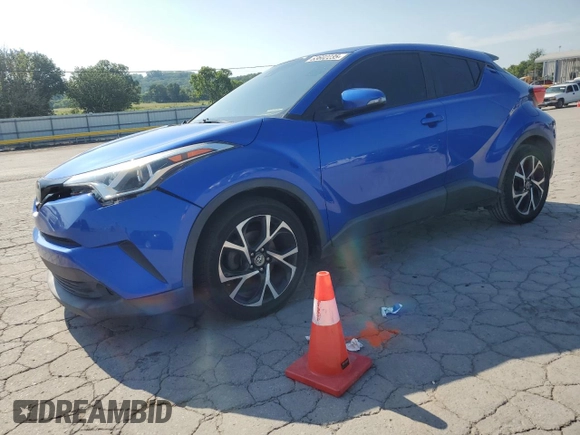 2018 Toyota C-HR XLE z VIN NMTKHMBX4JR054062, wystawiony jako Copart lot #63602235 z przebiegiem 82 111 mil mil oraz Czysty tytuł • Clean title. Historia ofert i sprzedaży dostępna na DreamBid. Obrazek 1.