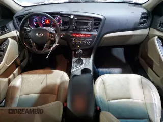 2013 Kia Optima EX z VIN 5XXGN4A70DG226773, wystawiony jako Copart lot #83885634 z przebiegiem 138 772 mil mil oraz Czysty tytuł • Clean title. Historia ofert i sprzedaży dostępna na DreamBid. Obrazek 8.