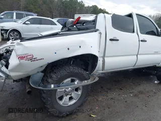 2009 Toyota Tacoma PreRunner with VIN 3TMJU62N59M082788, listed as a IAAI auction lot 41297385 with 253,581 mi miles. Bid and sale history available at carsss.com. Image 15.