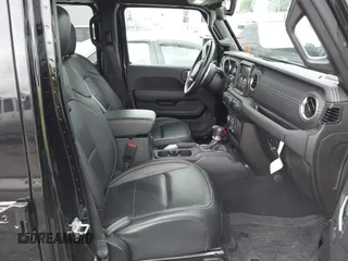 2022 Jeep Gladiator High Altitude with VIN 1C6HJTFG8NL168519, listed as a IAAI auction lot 42439845 with 16,786 mi miles and . Bid and sale history available at DreamBid. Image 5.