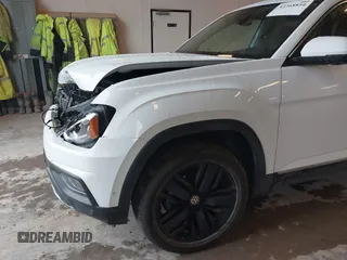2018 Volkswagen Atlas SEL Premium with VIN 1V2NR2CA3JC594822, listed as a IAAI auction lot 42368854 with 60,688 mi miles and . Bid and sale history available at DreamBid. Image 12.