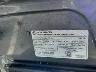 2024 Volkswagen Tiguan SE z VIN 3VV3B7AX7RM106937, wystawiony jako IAAI lot #42845192 z przebiegiem 32 134 mil mil oraz . Historia ofert i sprzedaży dostępna na DreamBid. Obrazek 23.
