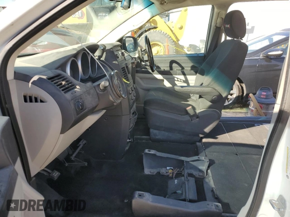 2008 Dodge Grand Caravan SE with VIN 2D8HN44H58R705763, listed as a Copart auction lot 48389925 with 227,777 mi miles and Salvage title. Bid and sale history available at DreamBid. Image 7.