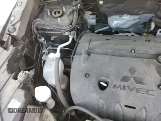 2022 Mitsubishi Outlander ES z VIN JA4ARUAUXNU024478, wystawiony jako Copart lot #62382565 z przebiegiem 52 423 mil mil oraz Szkoda całkowita • Salvage title. Historia ofert i sprzedaży dostępna na DreamBid. Obrazek 14.