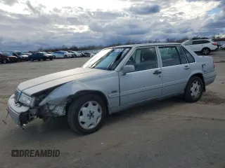 1998 Volvo S90 with VIN YV1KS9600W1129223, listed as a Copart auction lot 44650705 with 198,634 mi miles and Salvage Title. Bid and sale history available at carsss.com. Image 1.