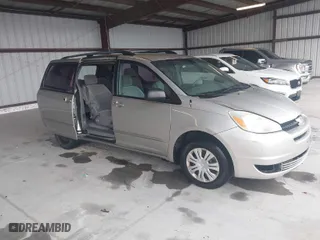 2004 Toyota Sienna CE with VIN 5TDZA23C74S161390, listed as a IAAI auction lot 42025128 with 206,796 mi miles. Bid and sale history available at carsss.com. Image 1.