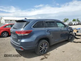2017 Toyota Highlander XLE with VIN 5TDJZRFH5HS518593, listed as a Copart auction lot 56693565 with 97,686 mi miles and Salvage title. Bid and sale history available at DreamBid. Image 3.