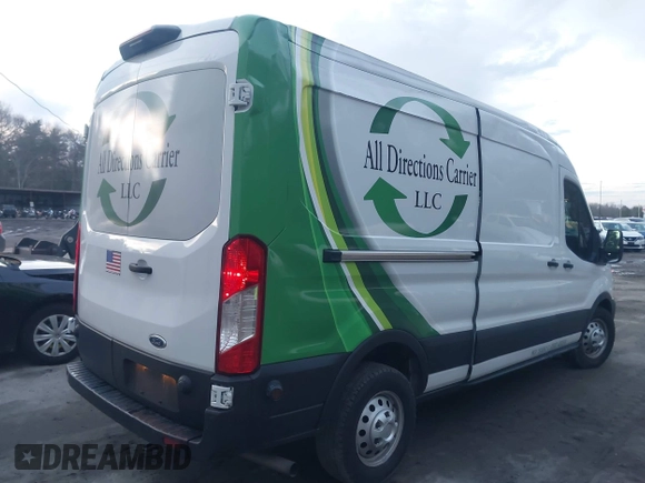 2020 Ford Transit Cargo z VIN 1FTBR2C87LKA34635, wystawiony jako IAAI lot #41201981 z przebiegiem 89 814 mil mil oraz . Historia ofert i sprzedaży dostępna na DreamBid. Obrazek 4.