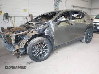 2024 Lexus NX 350h Premium z VIN 2T2GKCEZXRC020420, wystawiony jako IAAI lot #41959942 z przebiegiem 26 195 mil mil oraz . Historia ofert i sprzedaży dostępna na DreamBid. Obrazek 16.
